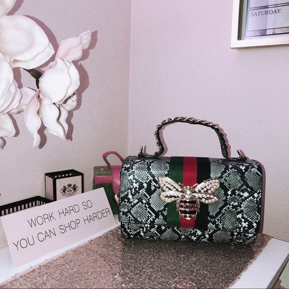 Handbags - 🐝Boho Bee Crossbody Handbag🐝